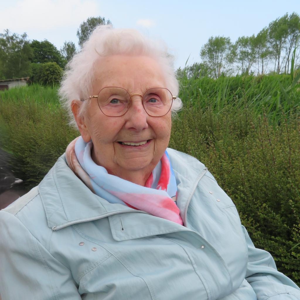 Sara Ver Eecke woonde te Gistel winkel "In de Schaar" overleden te Oudenburg WZC Riethove afscheid Uitvaartzorg Bentein & Pollet Oudenburg